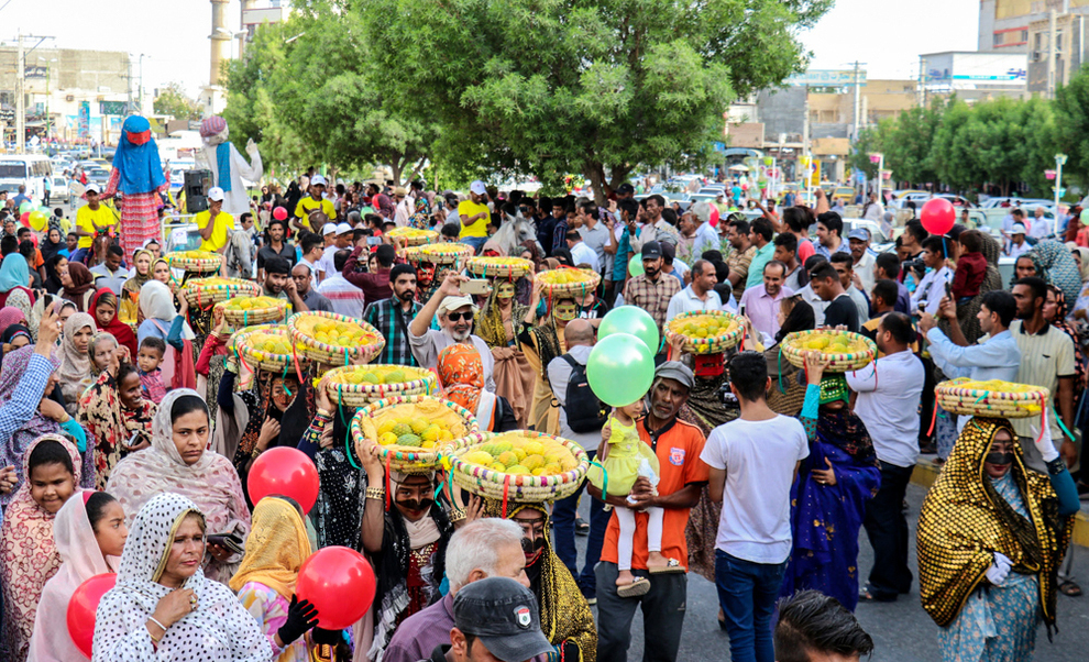 آغاز به کار هفتمین جشنواره شکرگزاری انبه و یاسمین گل در میناب