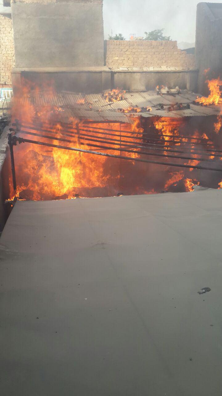 مهار آتش سوزی انبار اسباب‌بازی‌ در بلوار مصلی مشهد