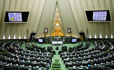 نقوی حسینی: پاسخ قاطع مجلس به سنا؛ امکان ارائه یک طرح فوریتی