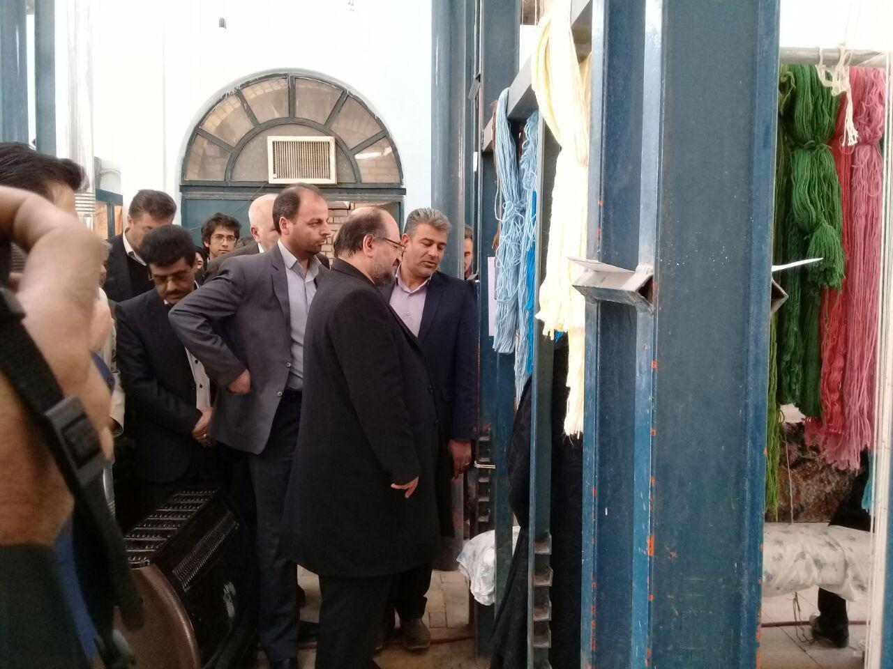 بازدید وزیر صنعت معدن وتجارت  از باغ موزه فرش وآلومینیوم هزار کرمان