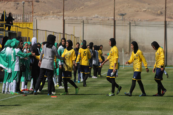 سکوهای چهارم و پنجم در اختیار اصفهانی ها