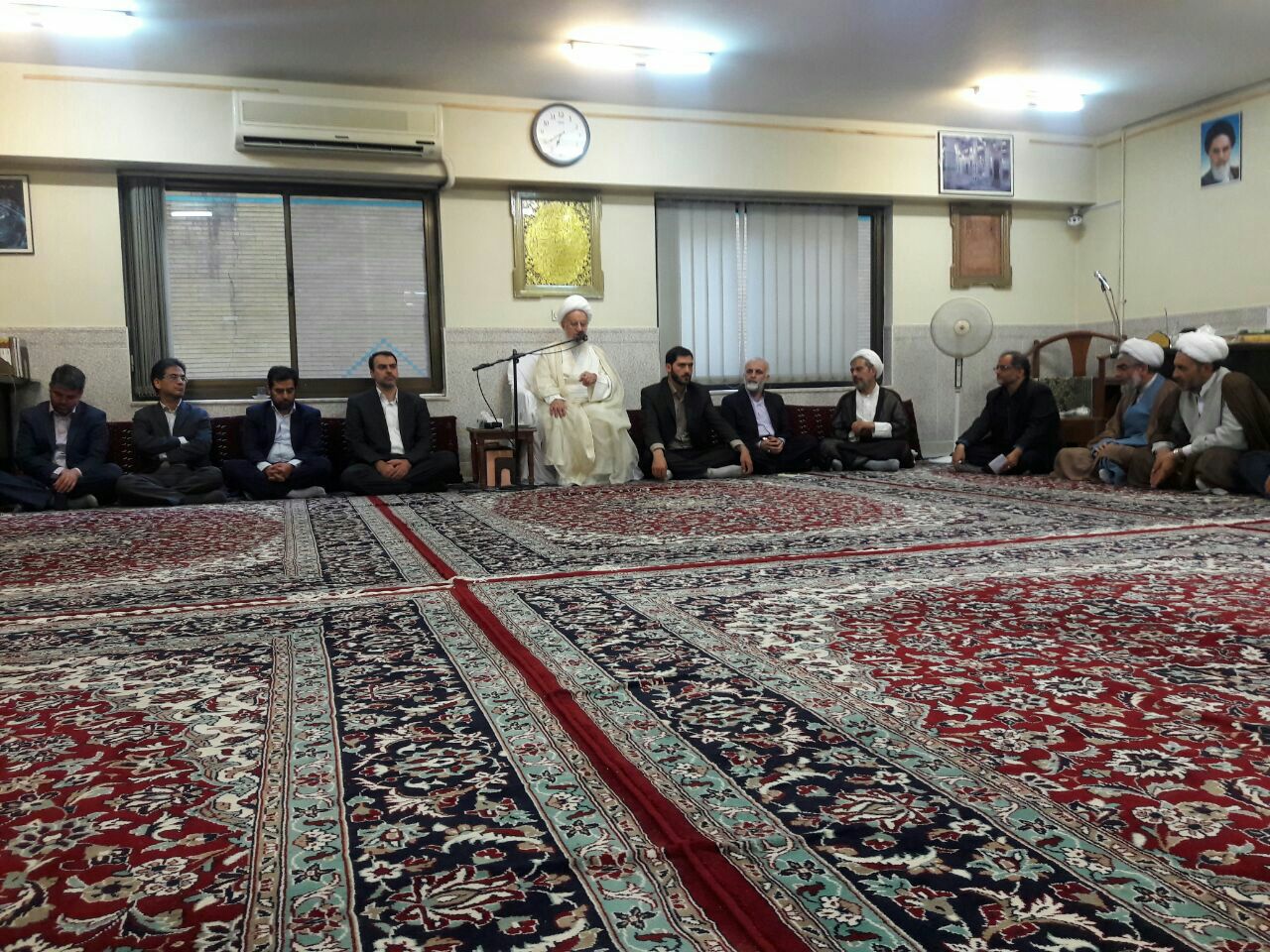 تاکید آیت الله مکارم شیرازی بر عینی گرایی رسانه ها