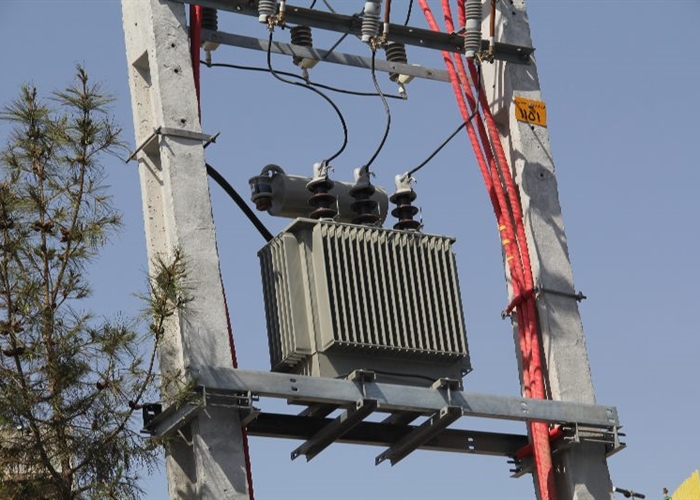 راه اندازی 31 پست هوایی برق