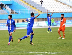 برتری آلومینیوم سازان در روز برفی اراک