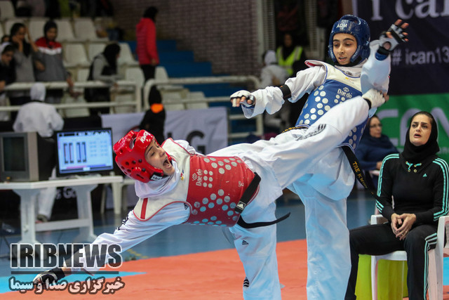 نشان برنز رقابت های بین المللی بر گردن تکواندوکار زنجانی