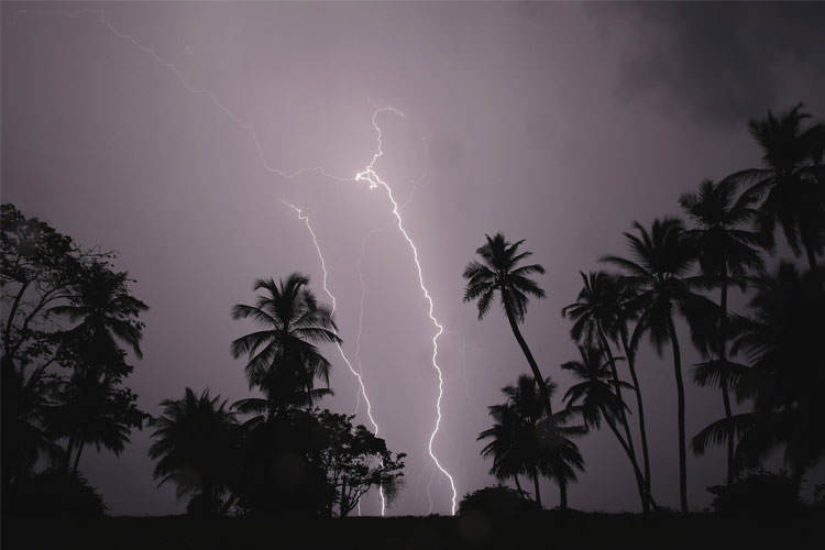 رگبار و رعد و برق ارمغان تند بادهای روزهای آینده