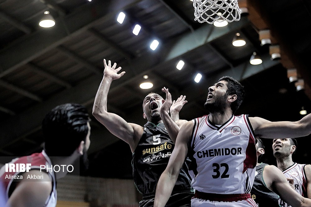 پیروزی شیمیدر بعد از یک نیمه برتری کامل ذوب آهن پیروزی شیمیدر بعد از یک نیمه برتری کامل ذوب آهن