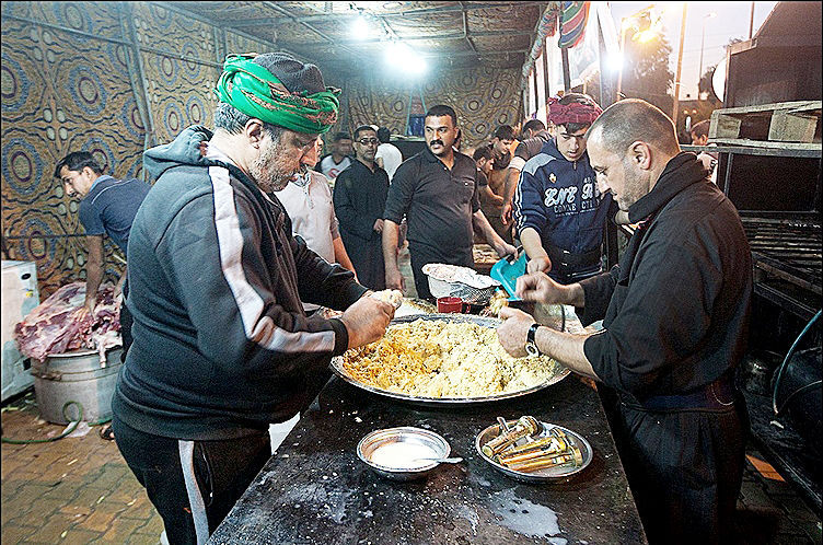 استمرار خدمت رسانی آستان قدس به زائران اربعین تا پایان هفته جاری