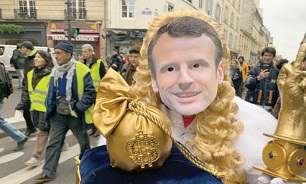 جشن تولد خیابانی برای امانوئل ماکرون جشن تولد خیابانی برای امانوئل ماکرون