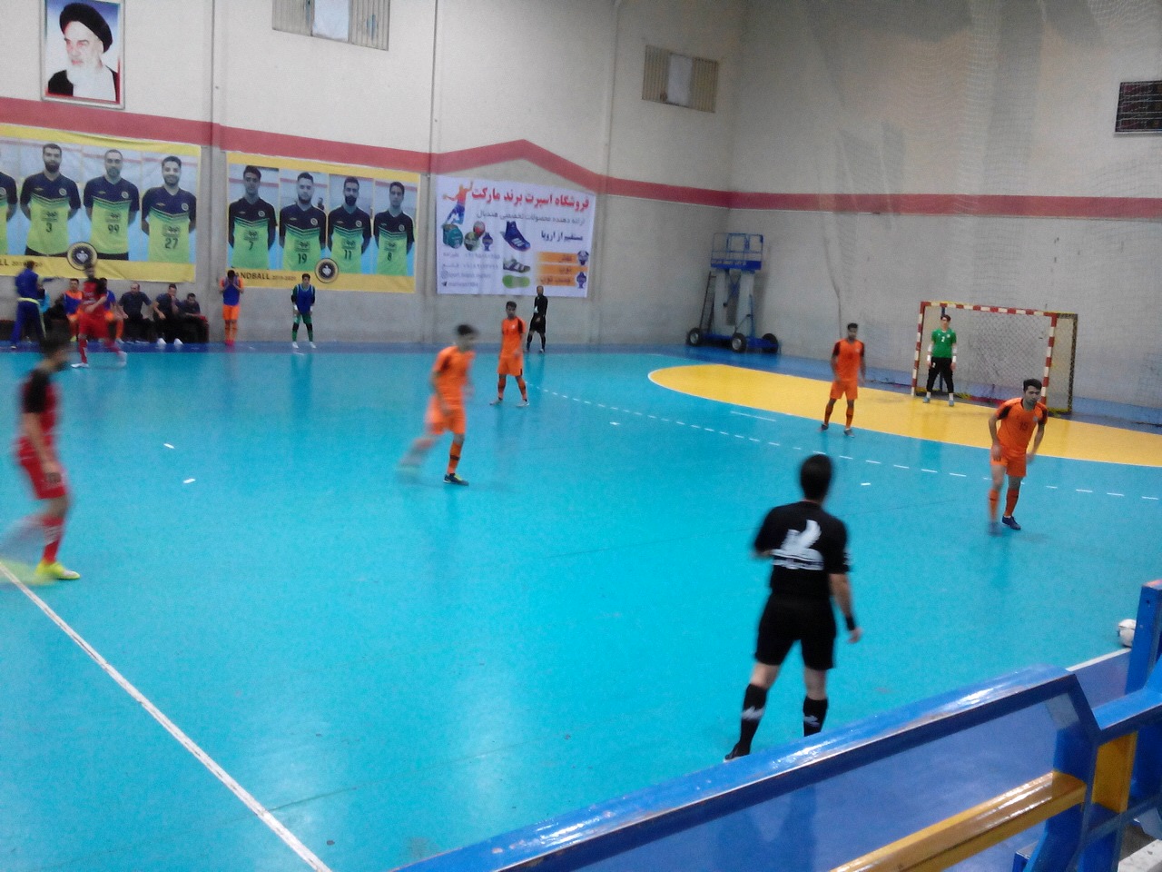 توقف گیتی پسند در خانه