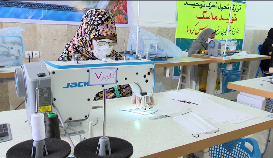 تولید ماسک بهداشتی در پنج کارگاه تحول محلات بندرعباس تولید ماسک بهداشتی در پنج کارگاه تحول محلات بندرعباس