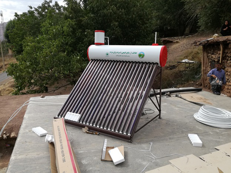 توزیع 262 دستگاه آبگرمکن خورشیدی  در فریدونشهر