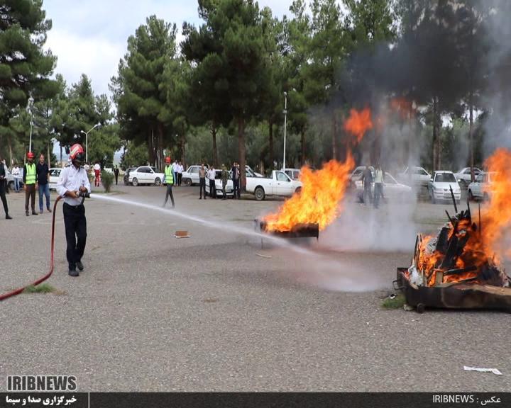 برگزاری مانور اطفاء حریق درشهرک شهید غفاری برگزاری مانور اطفاء حریق درشهرک شهید غفاری