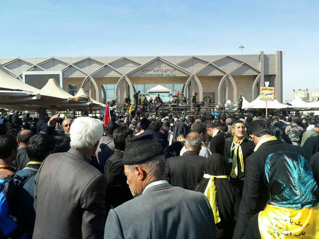 در دو روز گذشته؛ بیش از ۵۹۷ هزار زائر از مرزهای غربی وارد کشور شدند در دو روز گذشته؛ بیش از ۵۹۷ هزار زائر از مرزهای غربی وارد کشور شدند