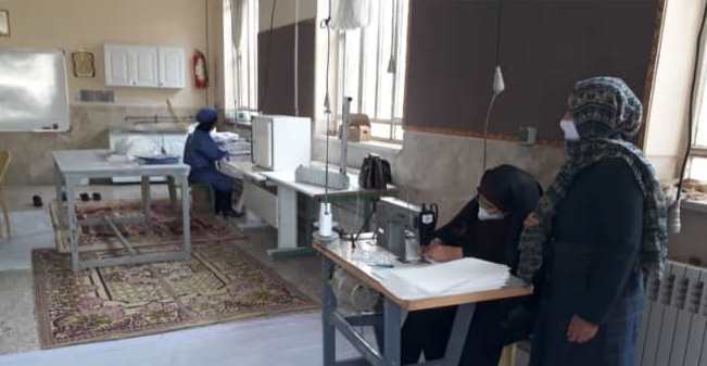 دو کارگاه تولید ماسک به همت گروهای جهادی راه اندازی شد دو کارگاه تولید ماسک به همت گروهای جهادی راه اندازی شد
