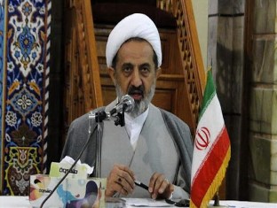 حضور مومنان نمازگزار در صف‌های نماز وحدت بحش جمعه