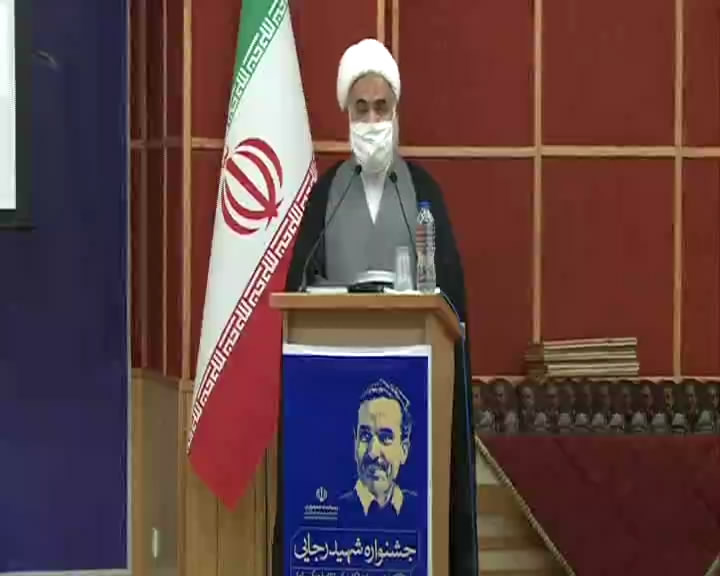 تاکید امام جمعه به مدیریت افراد شایسته در جامعه