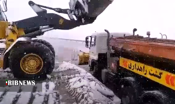 بارش برف بهاری در گردنه گرمک همدان