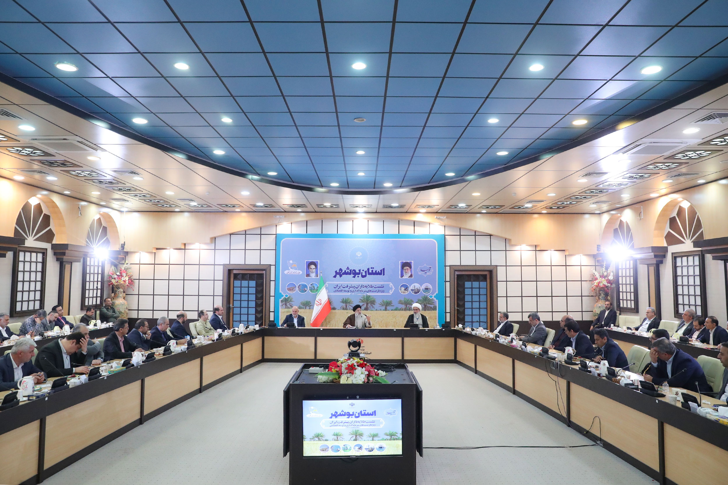 بنای دولت مردمی میدان دادن به بخش خصوصی است بنای دولت مردمی میدان دادن به بخش خصوصی است