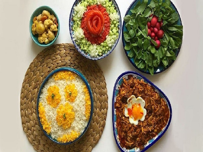 طرز تهیه خورش آلو ترش؛ غذای نذری محرم سمنانیها طرز تهیه خورش آلو ترش؛ غذای نذری محرم سمنانیها