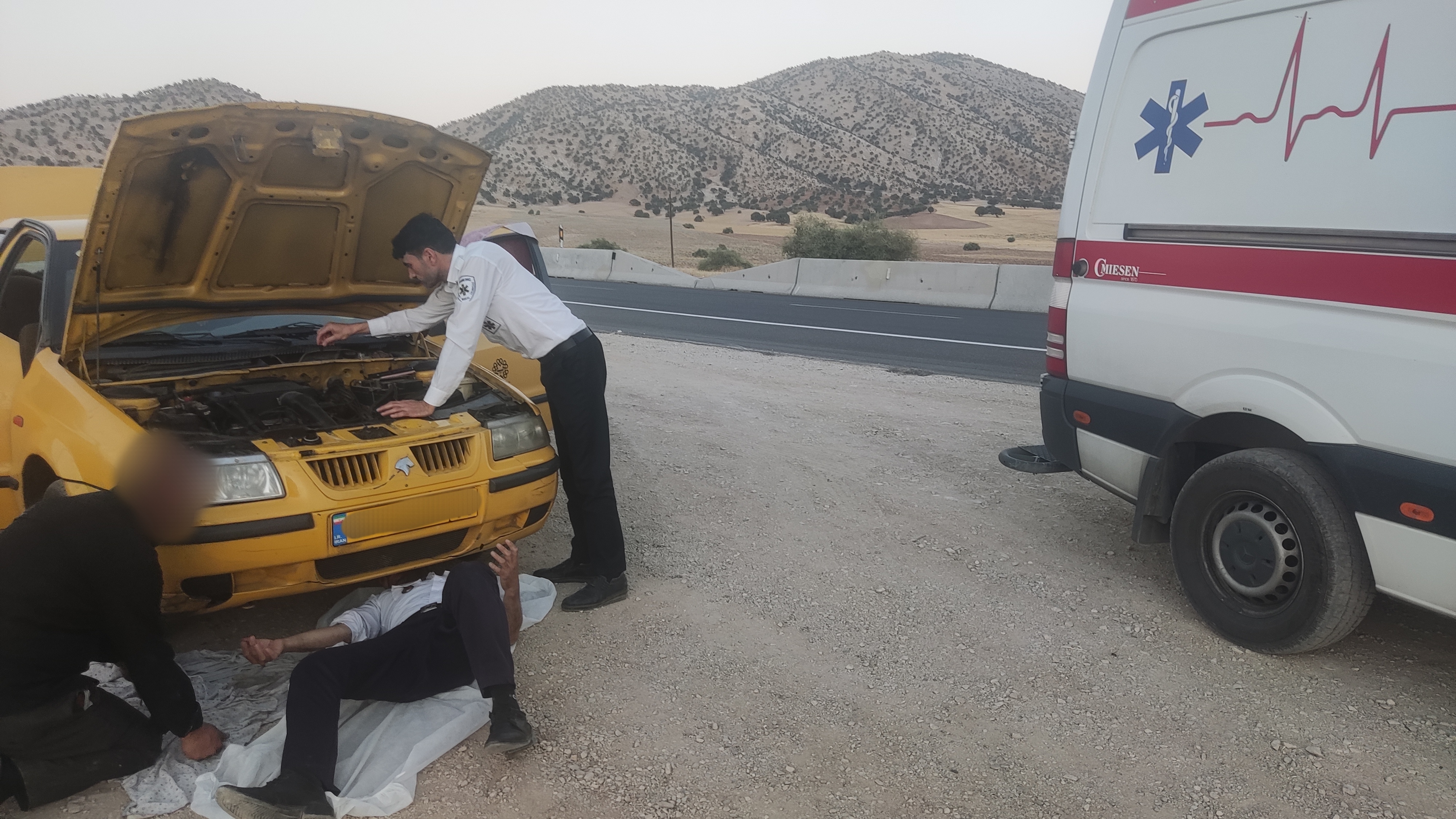 یاری نیروهای فوریت پزشکی در ایام اربعین یاری نیروهای فوریت پزشکی در ایام اربعین