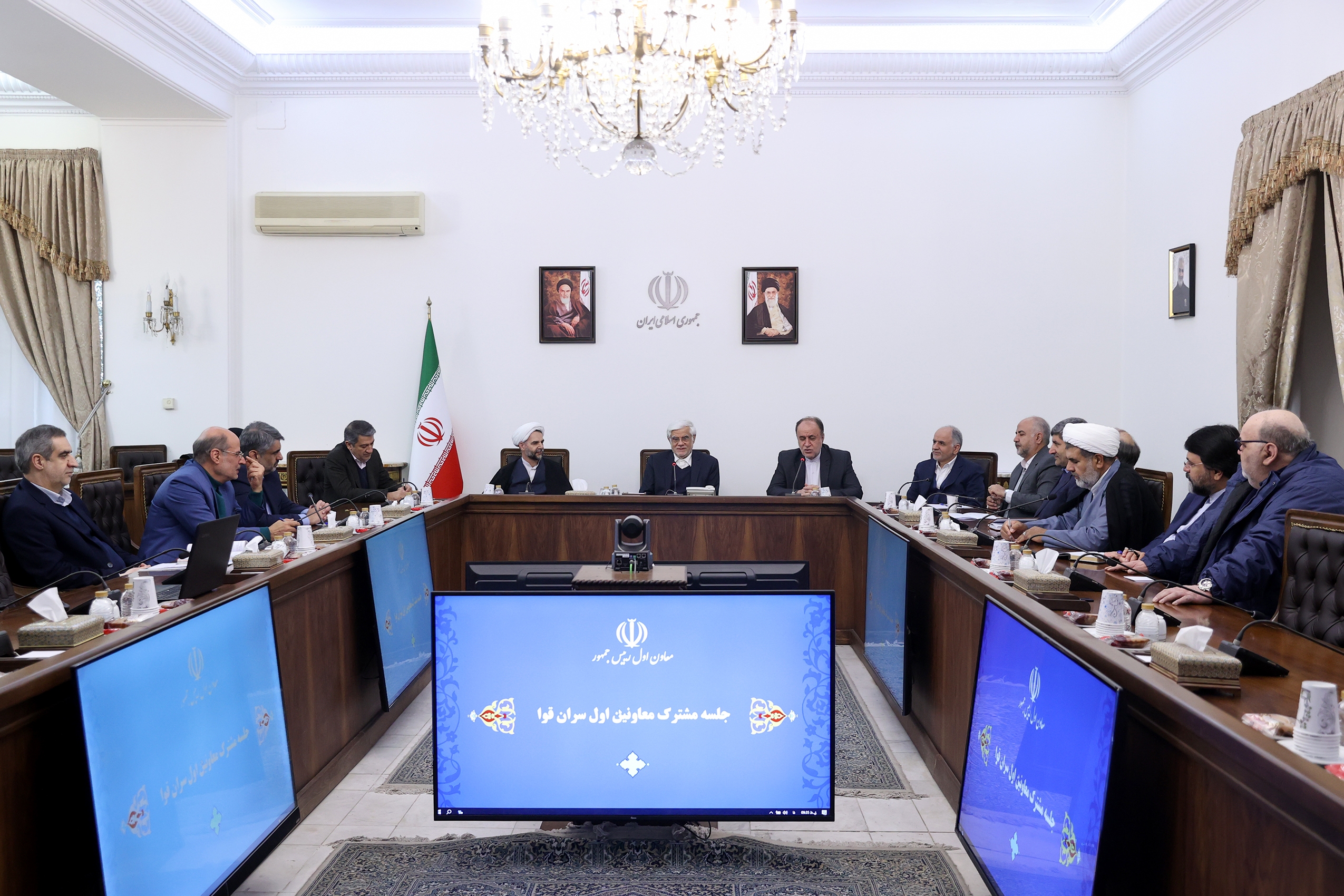 از دولتی شدن مراسم سالگرد پیروزی انقلاب اسلامی پرهیز شود از دولتی شدن مراسم سالگرد پیروزی انقلاب اسلامی پرهیز شود