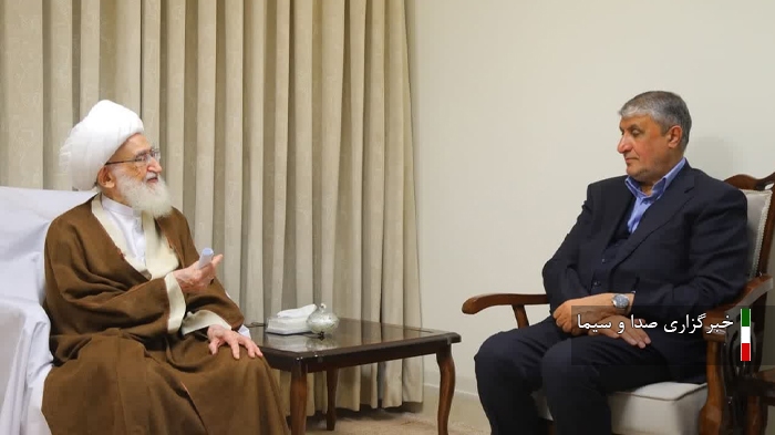 هرگونه مذاکره با آمریکا باید از موضع قدرت و عزت مردم باشد هرگونه مذاکره با آمریکا باید از موضع قدرت و عزت مردم باشد