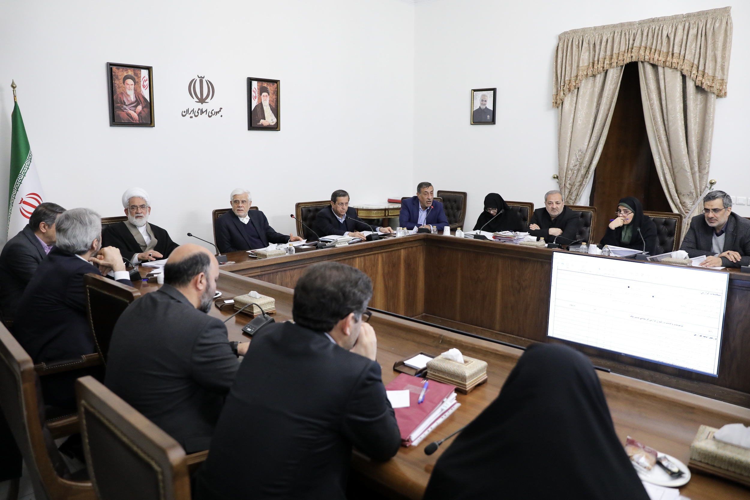 بررسی املاک مازاد ۸ وزارتخانه و یک سازمان بررسی املاک مازاد ۸ وزارتخانه و یک سازمان