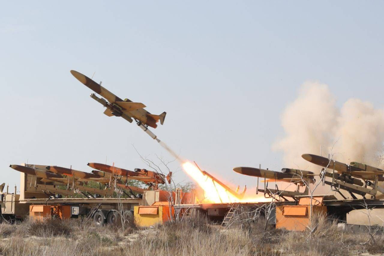 *** اجرای عملیات رهگیری توسط پهپاد کرار مسلح به موشک مجید *** اجرای عملیات رهگیری توسط پهپاد کرار مسلح به موشک مجید