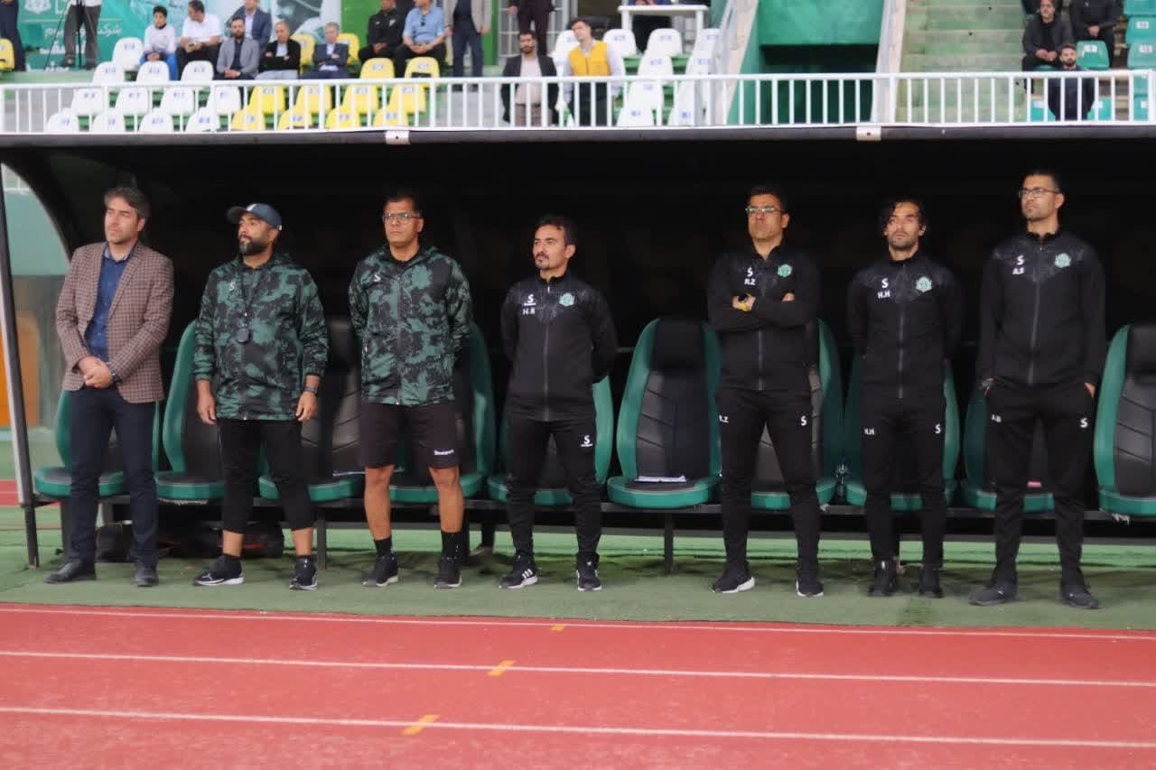 تقابل آلومینیوم، پیکان در اتوبان تهران تقابل آلومینیوم، پیکان در اتوبان تهران