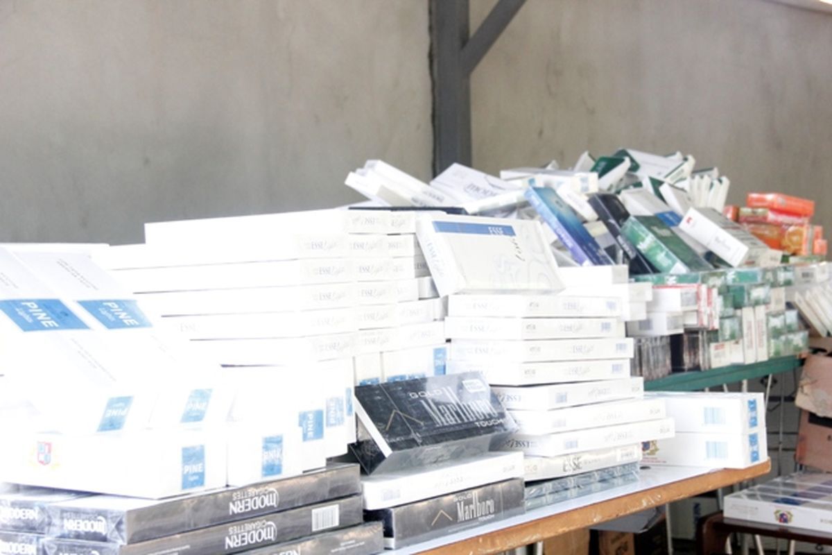 کشف ۲۰۰ هزار نخ سیگار قاچاق در میاندوآب کشف ۲۰۰ هزار نخ سیگار قاچاق در میاندوآب