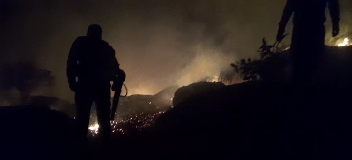 مهار آتش سوزی در ارتفاعات شهرستان دزپارت مهار آتش سوزی در ارتفاعات شهرستان دزپارت