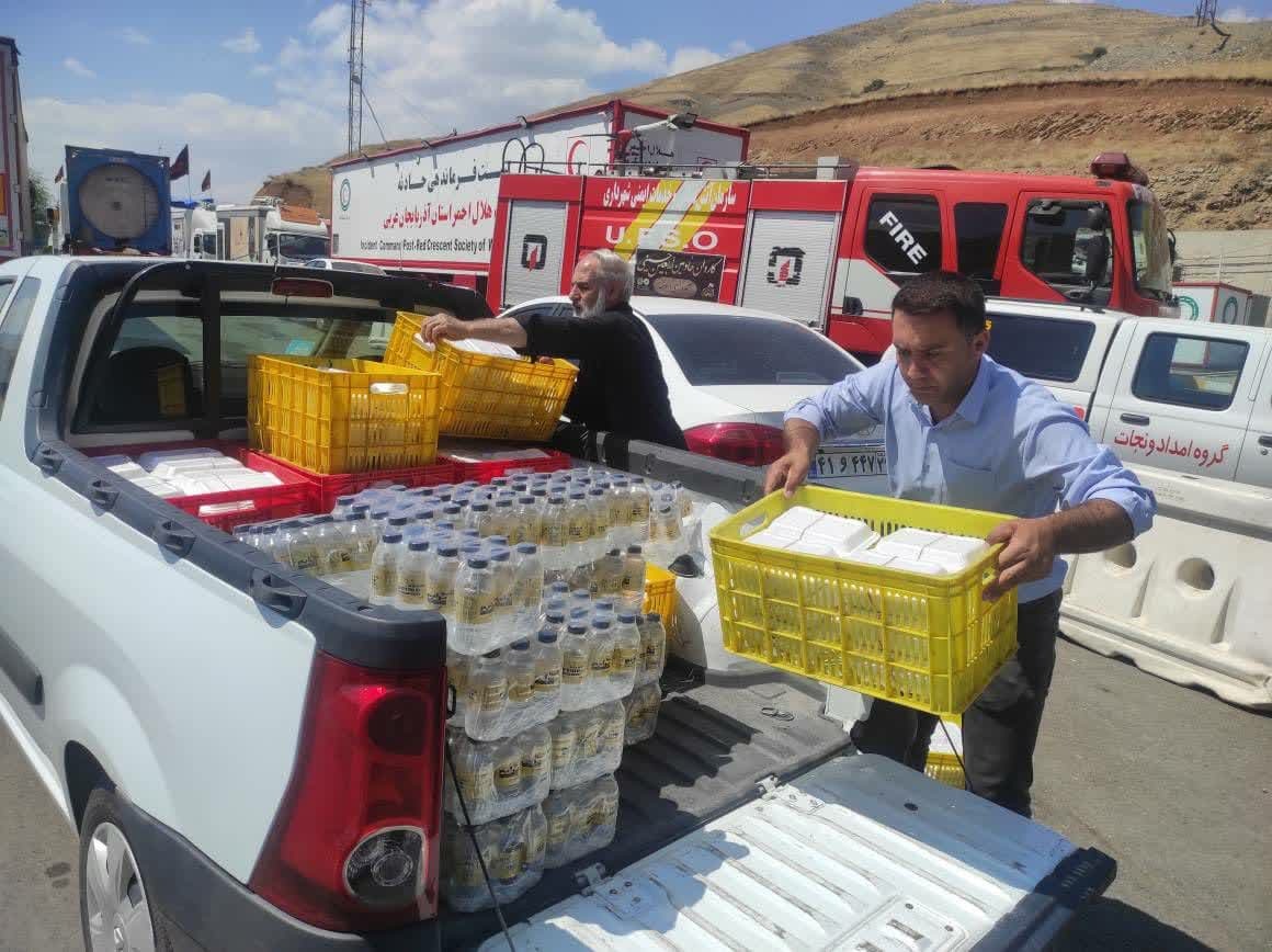 موکب شهید تندگویان صنعت نفت شمالغرب کشور در تمرچین پیرانشهر برپا شده است موکب شهید تندگویان صنعت نفت شمالغرب کشور در تمرچین پیرانشهر برپا شده است