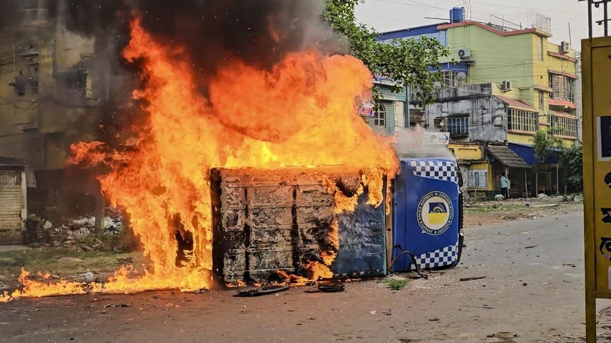 راهپیمایی اعتراضی علیه قانون وقف در هند به خشونت کشیده شد راهپیمایی اعتراضی علیه قانون وقف در هند به خشونت کشیده شد