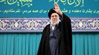 رهبر انقلاب: حرکت میلیونی ملت ایران کمر فتنه را شکست