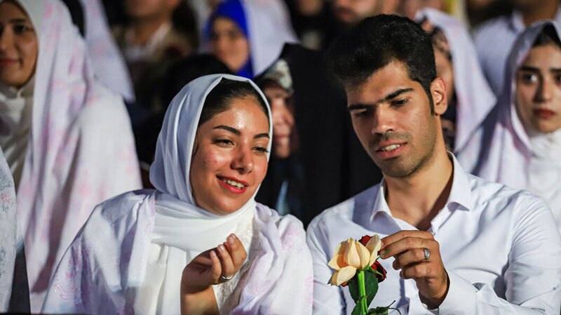 جشن وصال ۵۰ زوج دانشجوی پزشکی برگزار شد جشن وصال ۵۰ زوج دانشجوی پزشکی برگزار شد