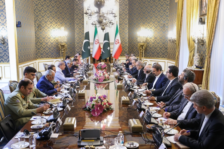 مناسبات اقتصادی و ظرفیتهای عظیم دو کشور تناسب ندارد مناسبات اقتصادی و ظرفیتهای عظیم دو کشور تناسب ندارد