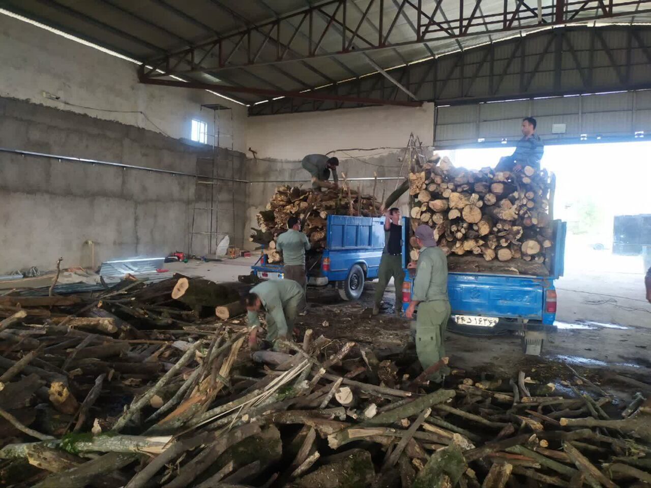 ۳ محموله چوب قاچاق در بوکان متوقف شد ۳ محموله چوب قاچاق در بوکان متوقف شد