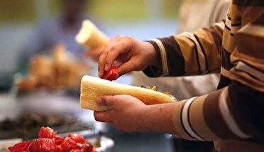 مواد غذایی را از مراکز معتبر و مجاز تهیه کنید
