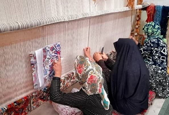 هنرنمایی بانوان روستای دهنو برای جبهه مقاومت