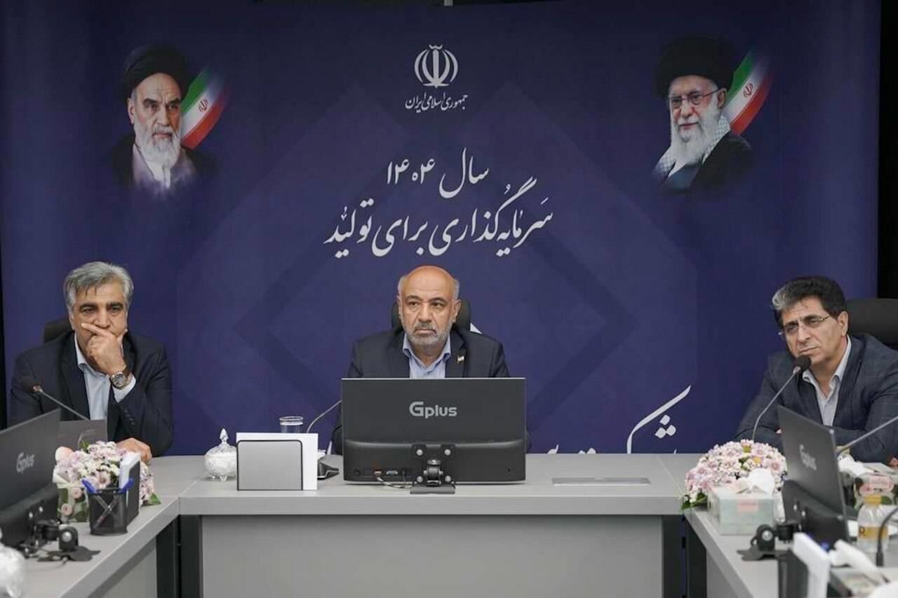 با مدیریت سیاسی نمی‌توان اقتصاد را مدیریت کرد