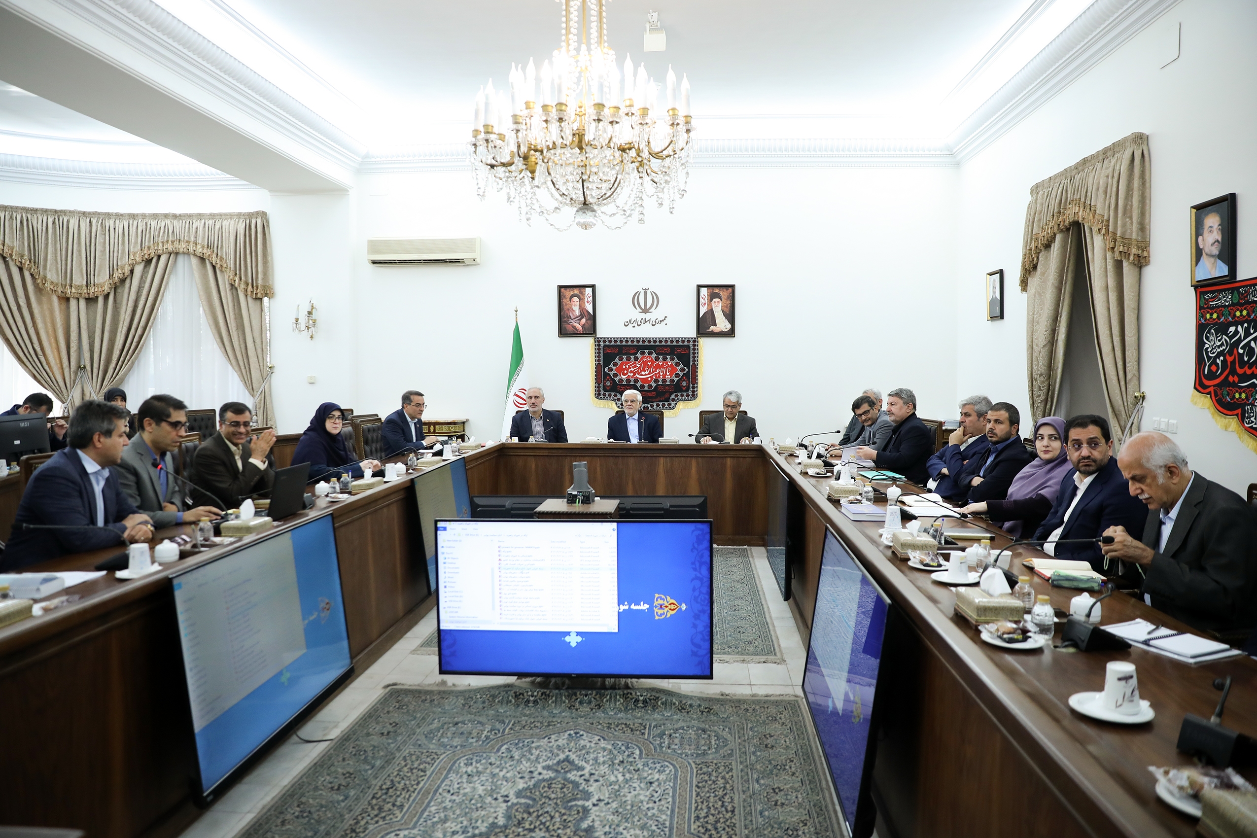 قانون تجارت آزاد اولویت جدی برای بخش خصوصی و دولت است قانون تجارت آزاد اولویت جدی برای بخش خصوصی و دولت است