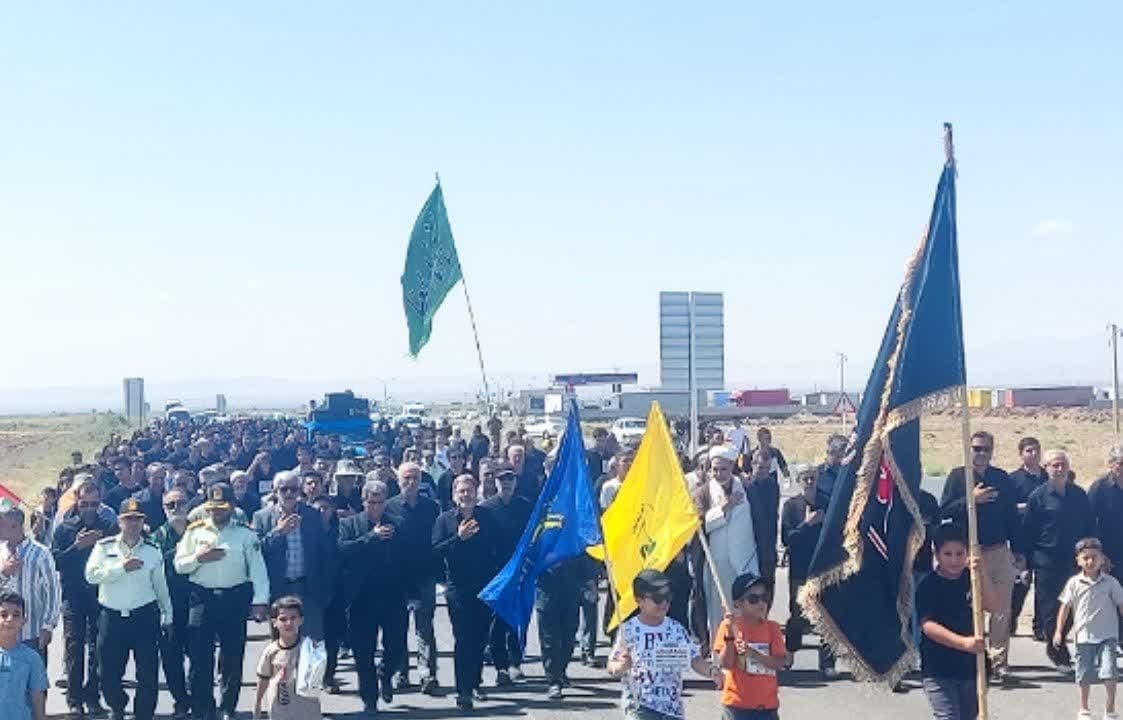 پیاده روی جاماندگان اربعین در پلدشت پیاده روی جاماندگان اربعین در پلدشت