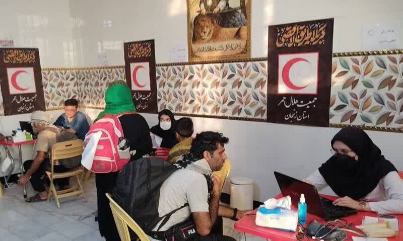 ارائه خدمات درمانگاه هلال‌احمر زنجان به زائرین اربعین حسینی در کشور عراق