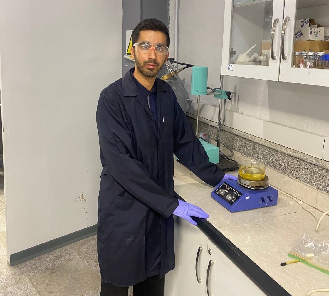 ساخت سیال طبیعی برای افزایش برداشت نفت از مخازن با شوری و دمای بالای کشور