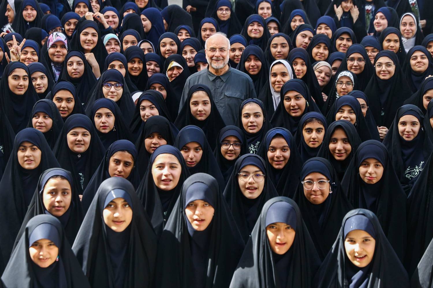 قالیباف:  تربیت انسان‌ها مهم‌ترین رسالت و فلسفه خلقت است