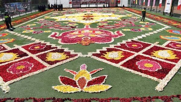 بزرگ‌ترین فرش سرگل آسیا در محلات برپا می‌شود