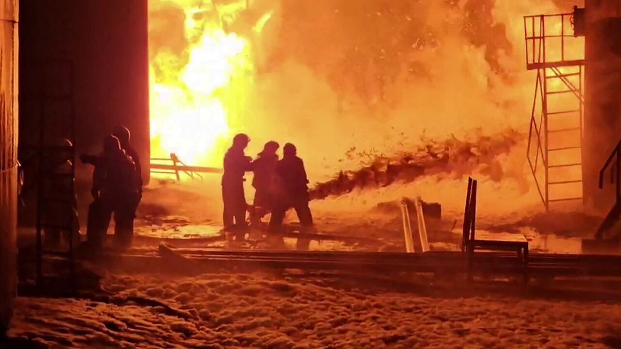 آتشسوزی در کارخانه بزرگ فرآوری گاز روسیه در پی حمله پهپادی اوکراین آتشسوزی در کارخانه بزرگ فرآوری گاز روسیه در پی حمله پهپادی اوکراین