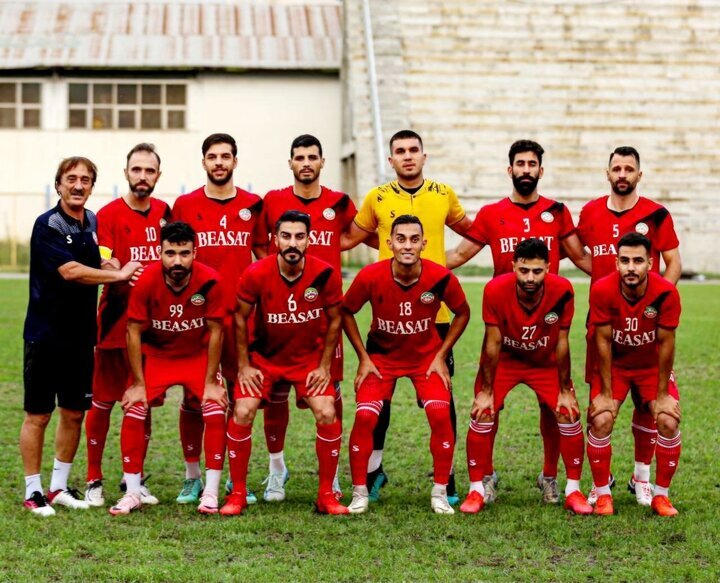 تیم فوتبال بعثت کرمانشاه با نتیجه یک  برصفر تیم فوتبال شناورسازی قشم را شکست داد