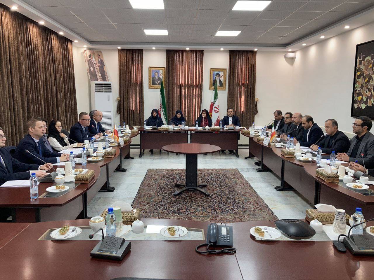 اولین کمیسیون مشترک کنسولی ایران و لهستان برگزار شد